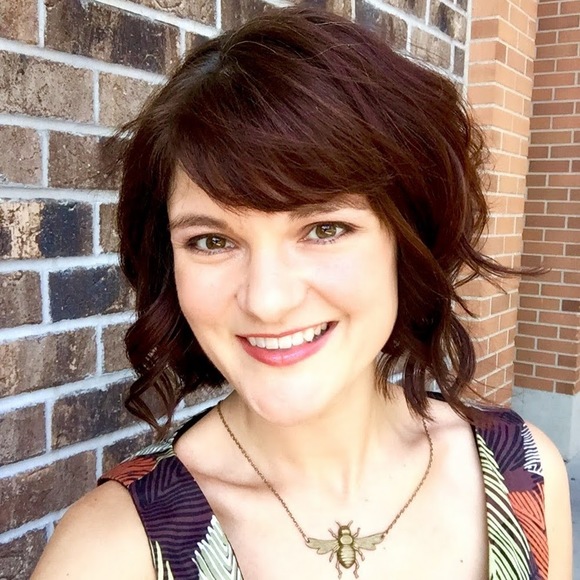 Meet your Posher, Melissa - Picture 1 of 1